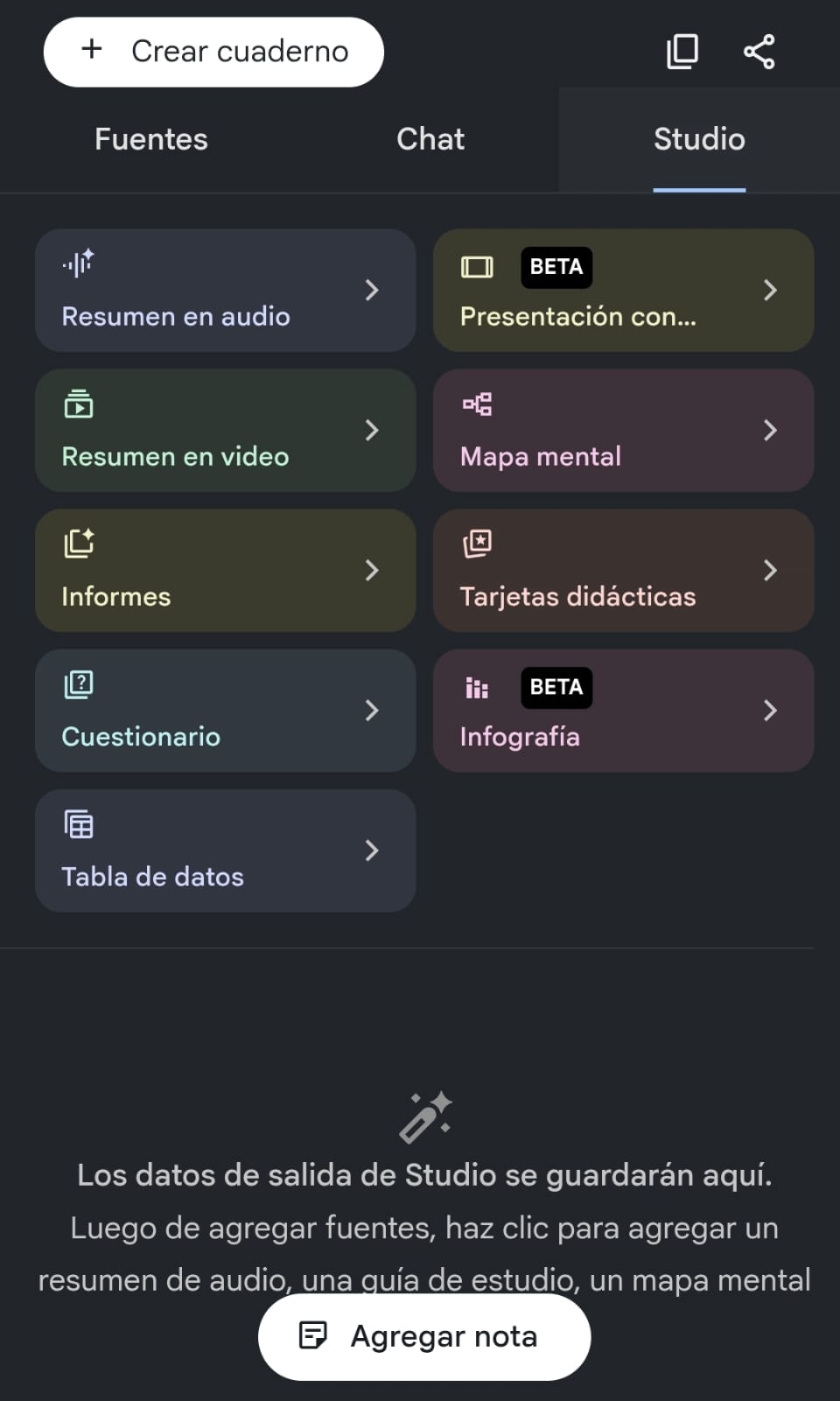 Pantalla Studio de NotebookLM con opciones como resumen en audio, mapa mental y cuestionario